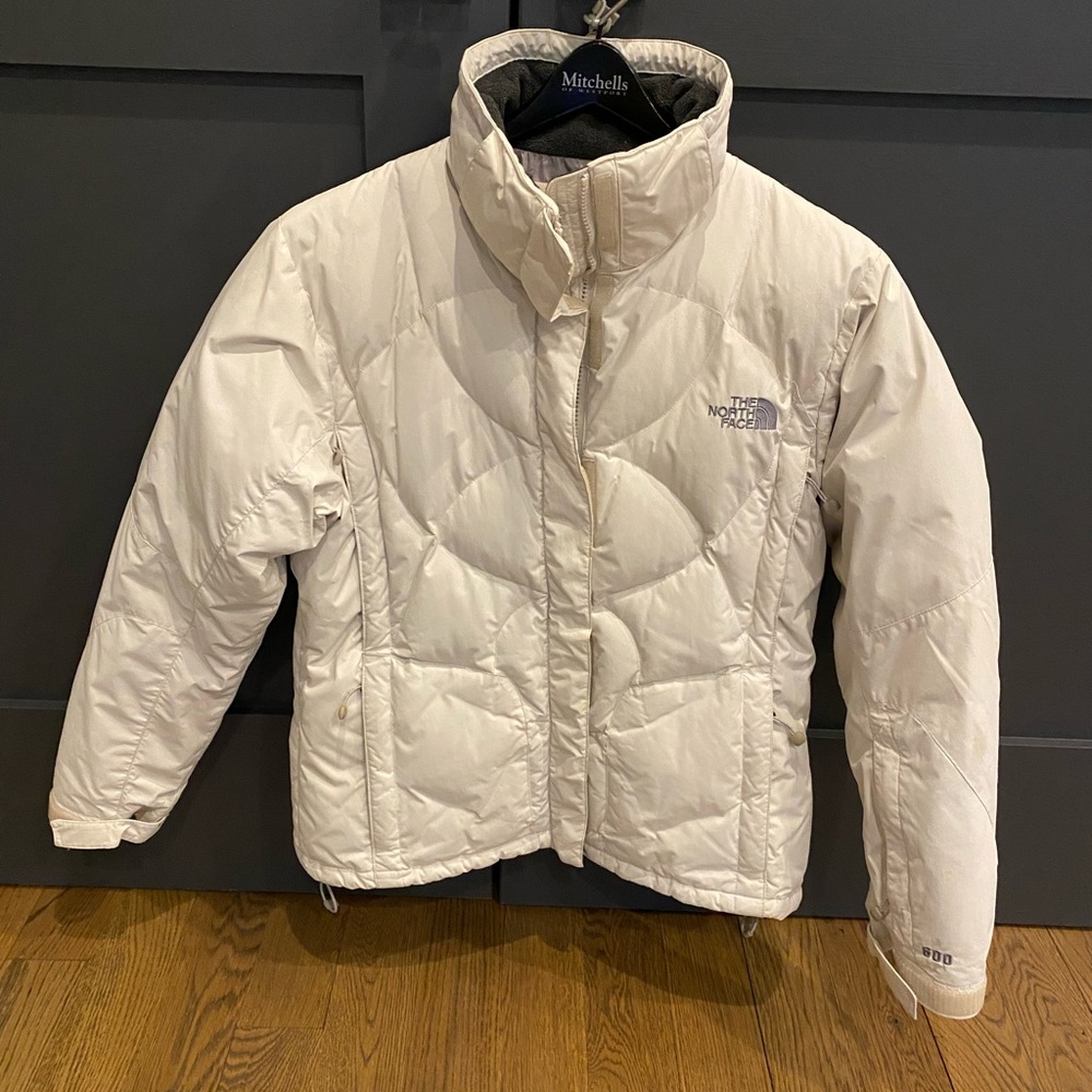 600 model women’s north face jacket